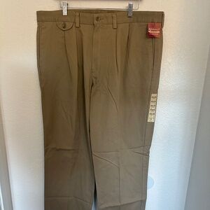 Dockers Pleated Tan Brown Waist 40 Length 34 NWT